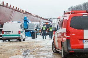 Prie statomo tilto per Nerį žuvo darbininkas