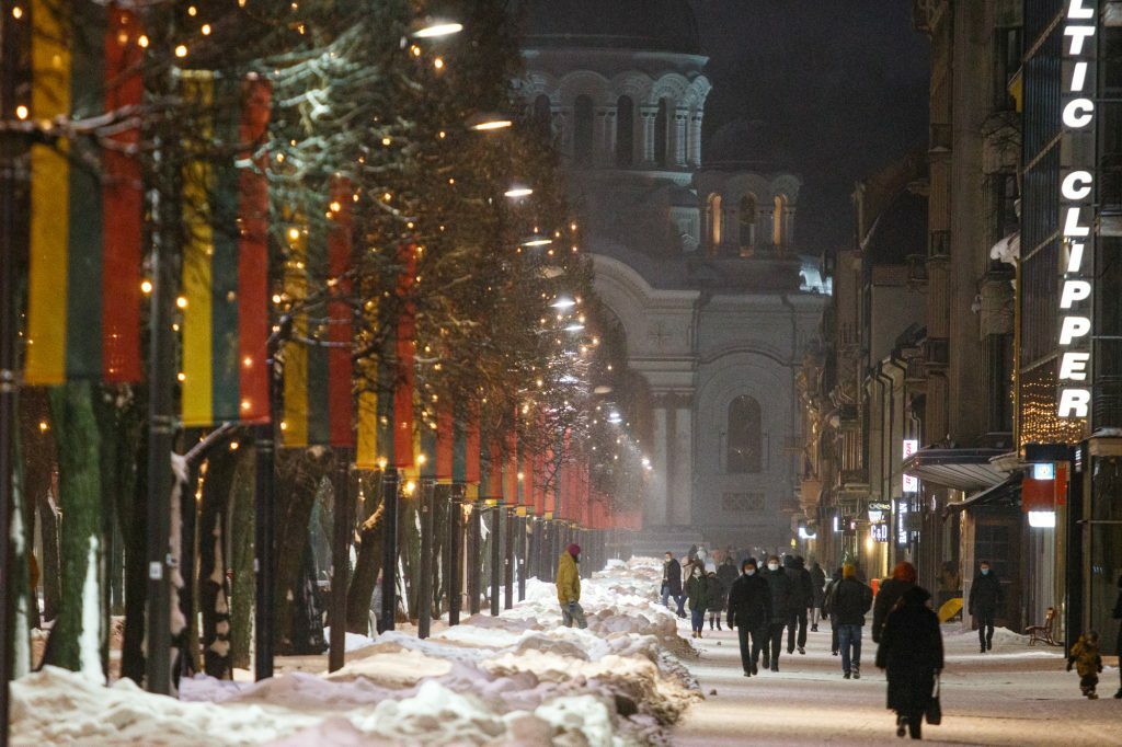 Laisvės alėja žiemos vakarą