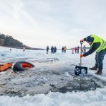 Traktoriaus traukimo operacija iš Lampėdžių ežero