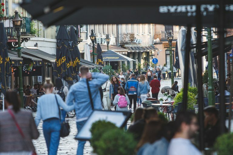 Barai ir kavinės Laisvės alėjoje ir senamiestyje