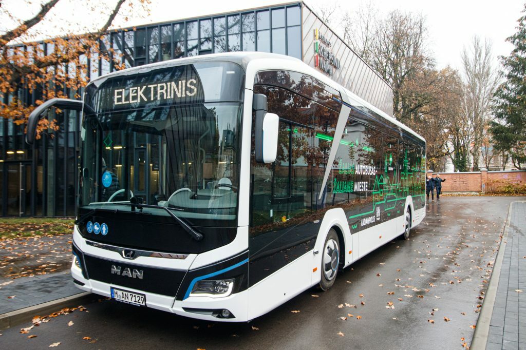 Pristatytas elektrinis autobusas