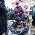 Eglišakių dalybos rotušės aikštėje