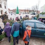 Eglišakių dalybos rotušės aikštėje