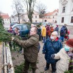 Eglišakių dalybos rotušės aikštėje