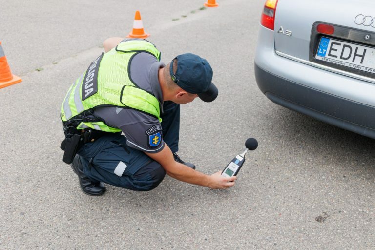 Automobilių triukšmo patikrinimas