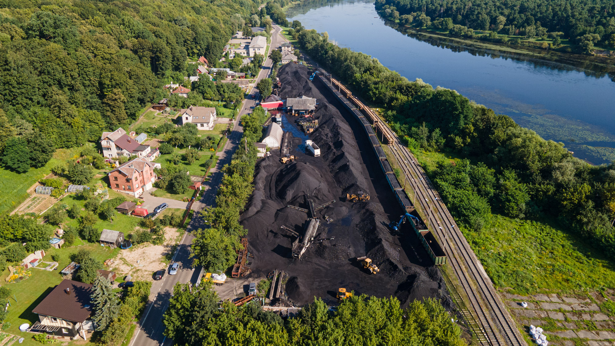 Akmens anglies sandėliai
