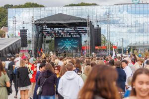 Universitetų eisena ir koncertas Vienybės aikštėje