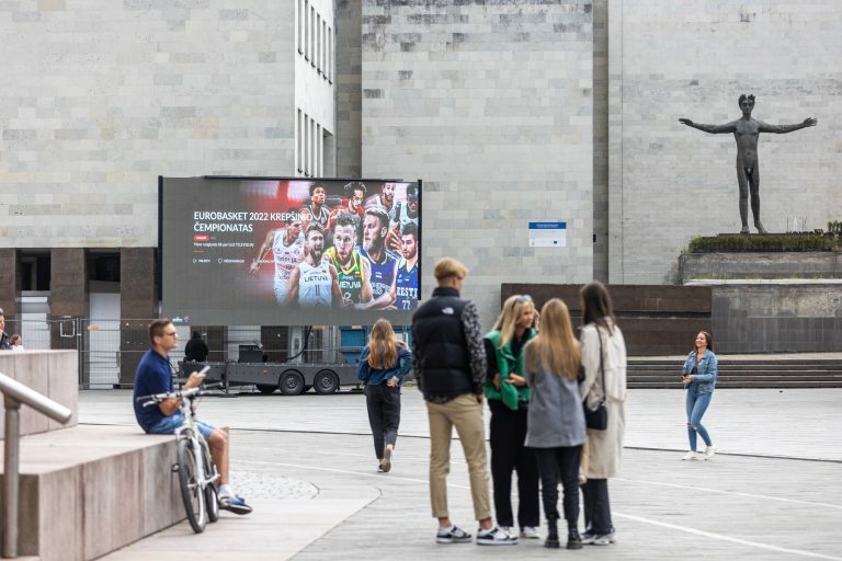 Lauko ekranas krepšinio čempionatui