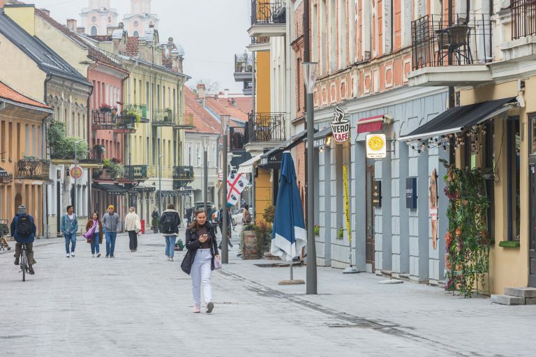 Nauji šviestuvai senamiestyje