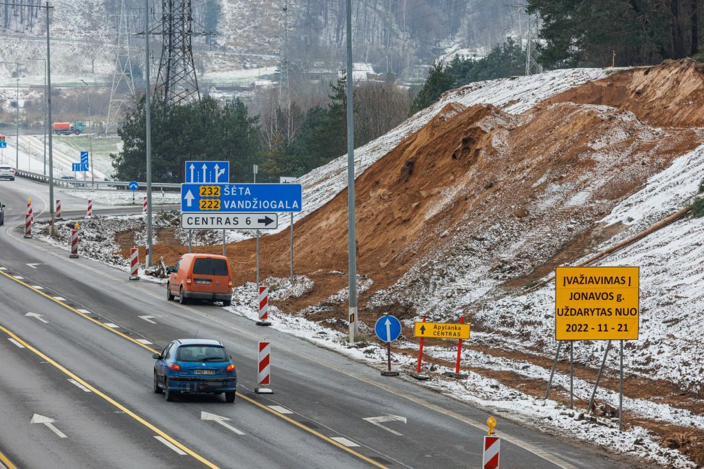 Eismo ribojimai prie A. Meškinio tilto