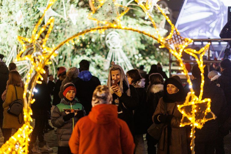 Kauniečiai renkasi į eglutės įžiebimą