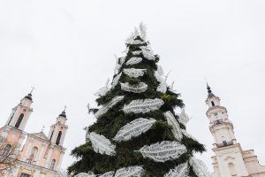 Baigiama konstruoti Kauno Kalėdų eglė