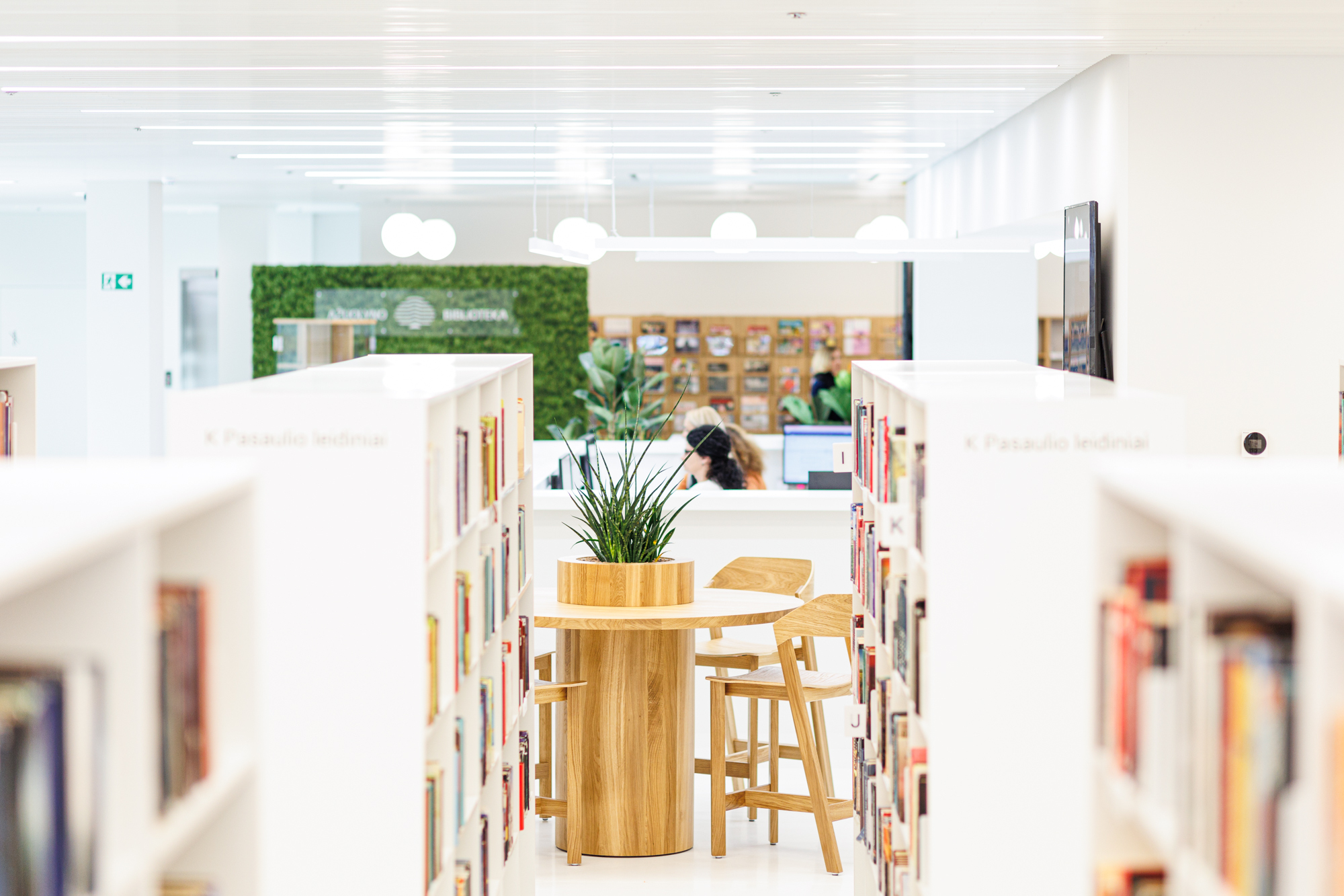 Atidaroma atnaujinta Ąžuolyno biblioteka