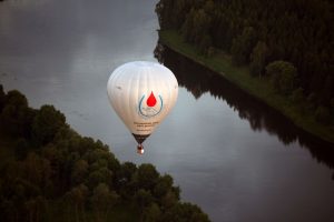 Čempionate Birštone startavo 21 karšto oro balionas / M. Patašiaus nuotr.