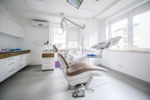 Odontologijos klinika ir Dantų technikų laboratorija „Dantų estetika“ / Organizatorių nuotr.