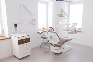 Odontologijos klinika ir Dantų technikų laboratorija „Dantų estetika“ / Organizatorių nuotr.