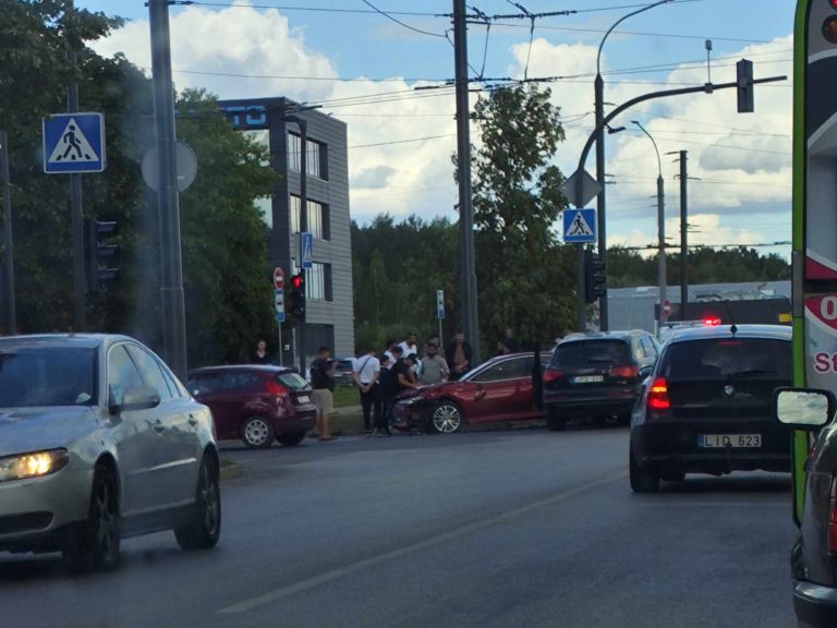 Avarija Dainavos mikrorajone / Skaitytojų nuotr.