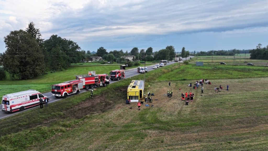 Autobuso avarija Šakių rajone / „Jurbarko šviesa“ nuotr.