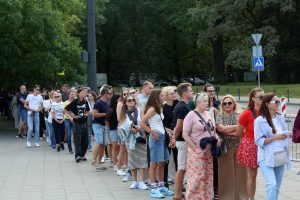 Ed Sheeran fanai likus porai valandų iki koncerto / M. Patašiaus nuotr.