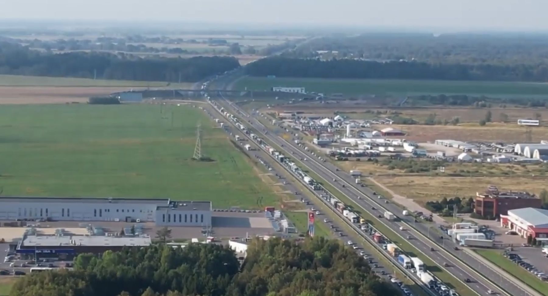 Skaitytojas dronu užfiksavo spūstį link Kauno / Stop kadras.