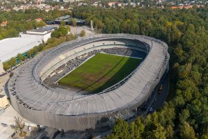 Atidengta gelbėta Kauno stadiono veja / Kas vyksta Kaune nuotr.