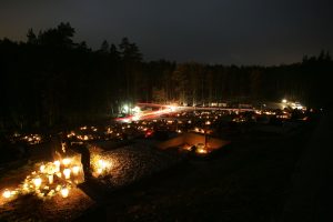 Kauno kapinės spindi Visų Šventųjų ir Mirusiųjų atminimo (Vėlinių) proga / archyv. nuotr.