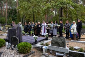 Karmėlavos kapinėse atidengtas A. Jagelavičiūtės paminklas / J. Kalinsko nuotr. / ELTA