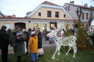 Įžiebta Kalėdinė eglutė Kauno senamiestyje / M. Patašiaus nuotr.