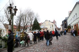 Įžiebta Kalėdinė eglutė Kauno senamiestyje / M. Patašiaus nuotr.